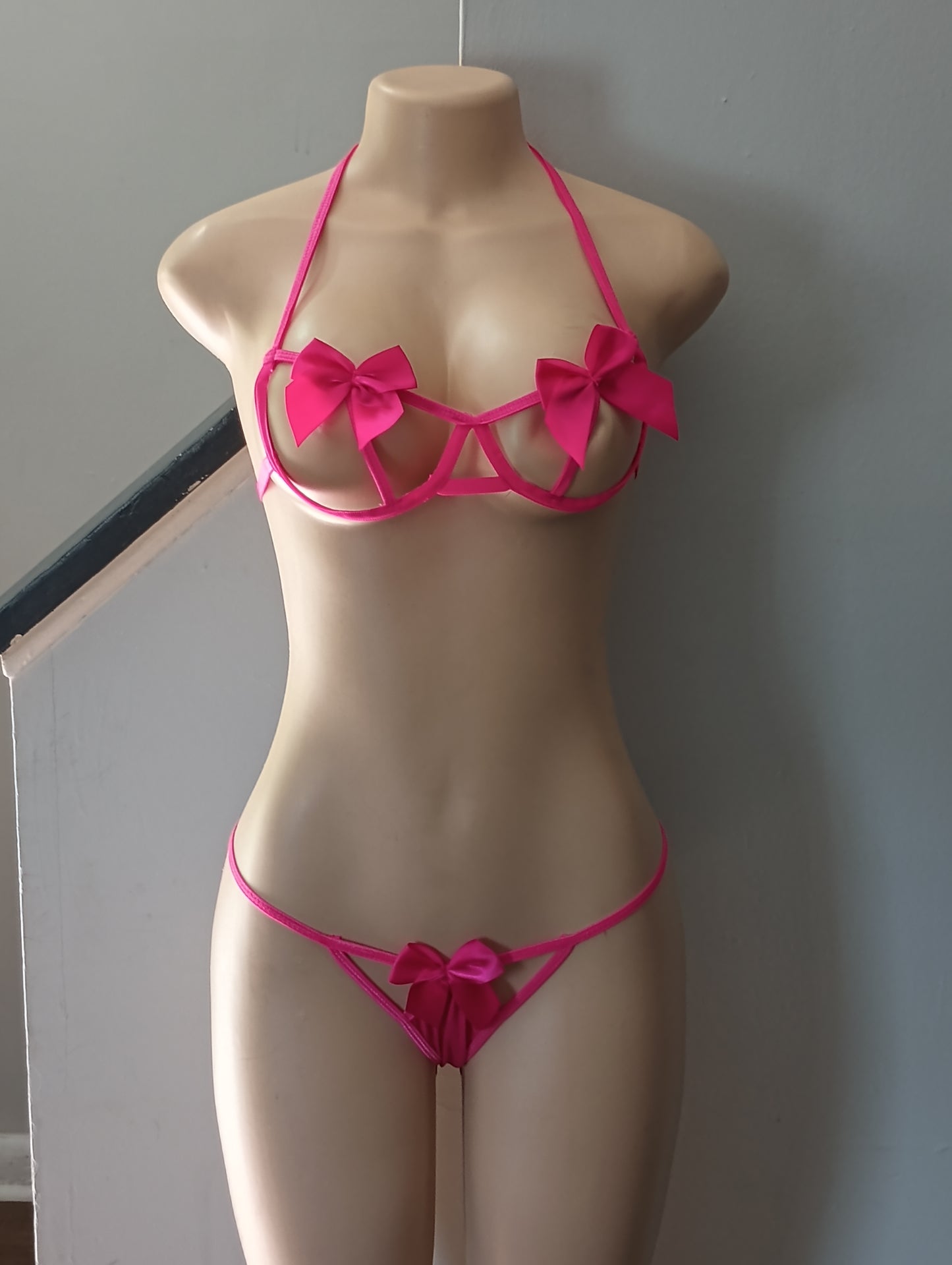 Pink bow lingerie set