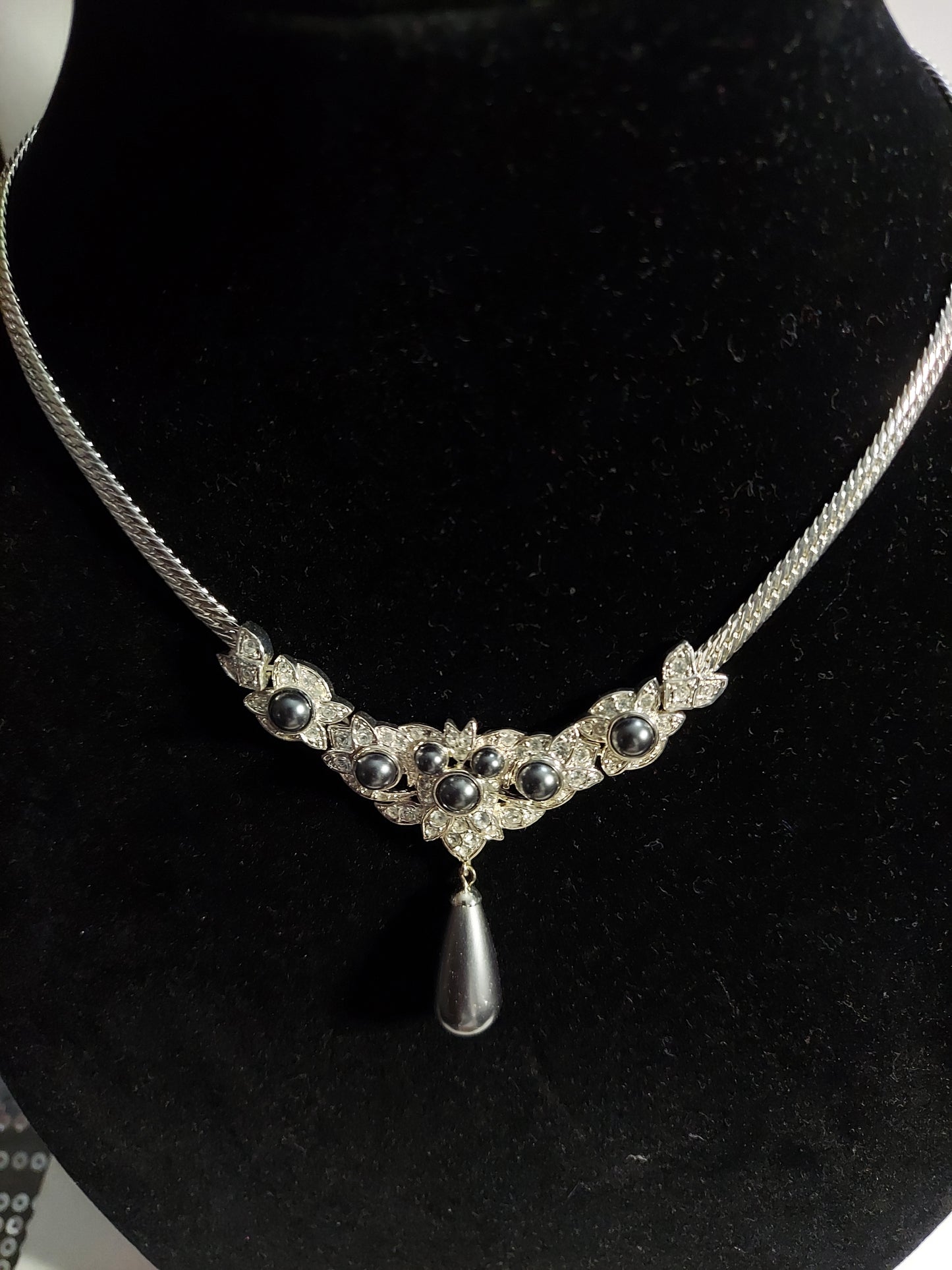 Formal necklace